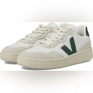 Veja V90 Sneakers